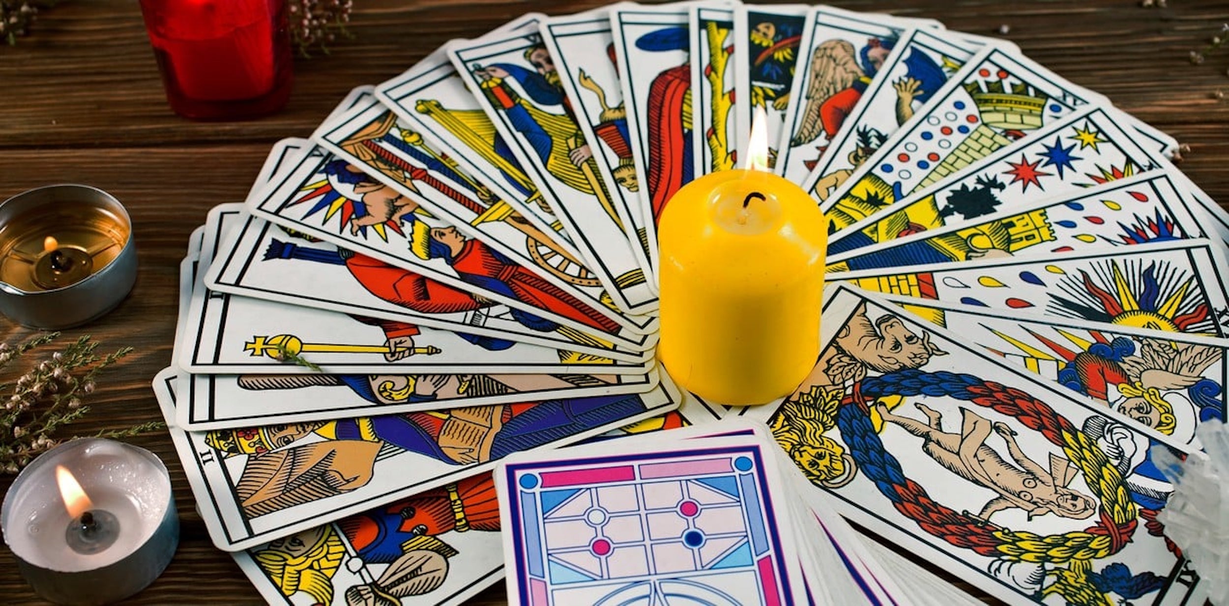 medium-tarot-paris-astrologi